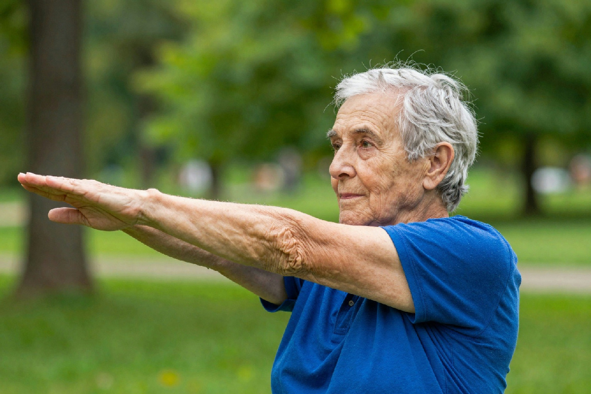 Esercizi di stretching: il segreto per mantenere la flessibilità e vivere meglio a ogni età